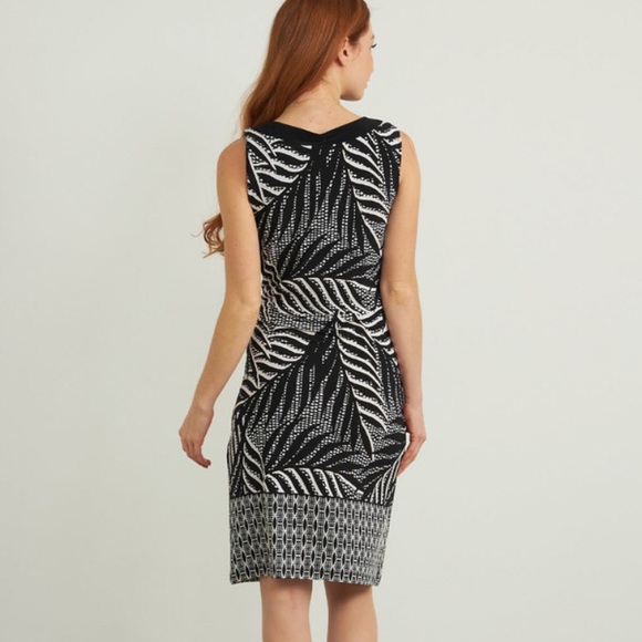 Printed shift dress. - Picture 2 of 5